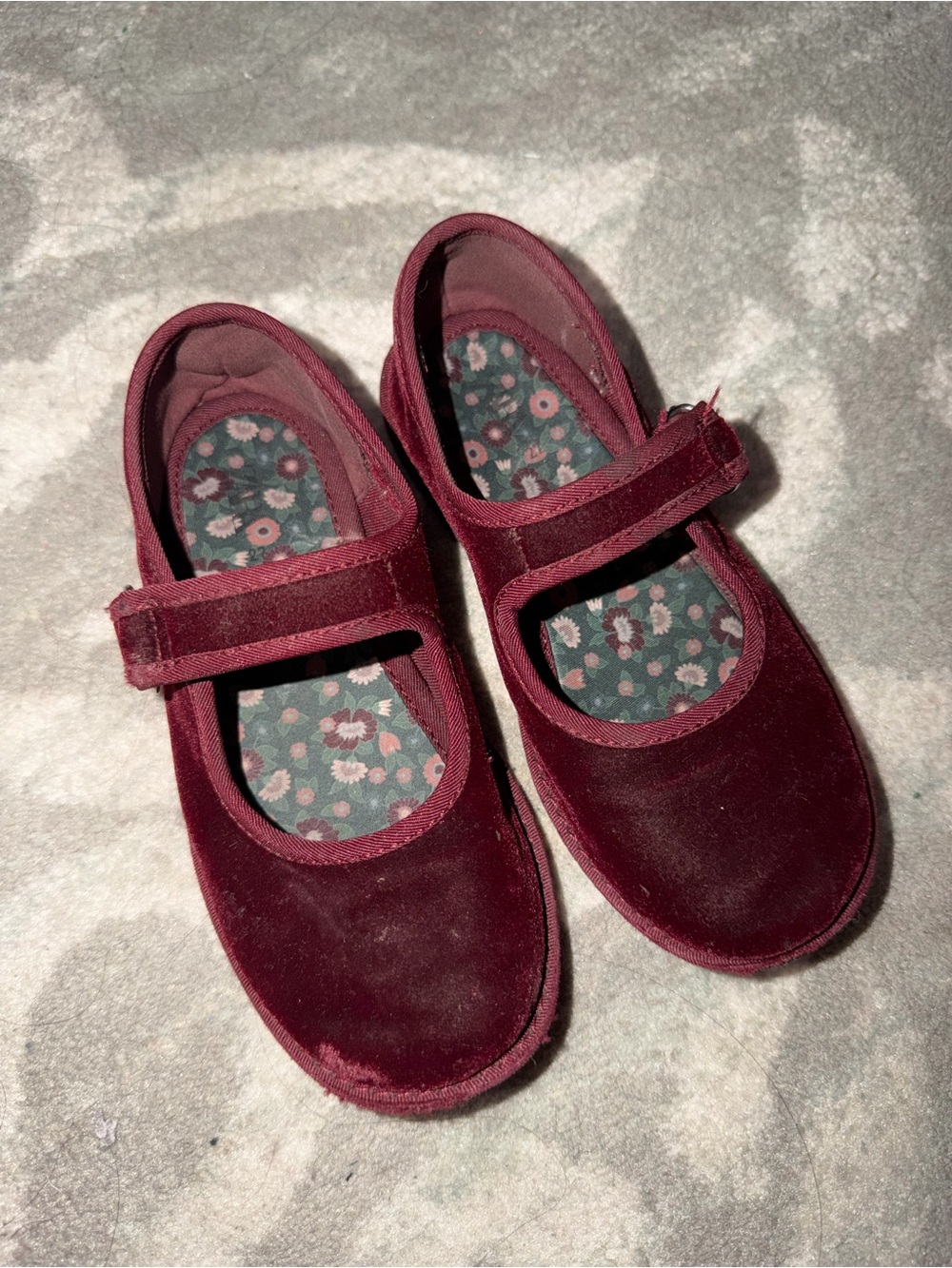 Girls Zara Velvet Mary Jane Shoes in Burgundy